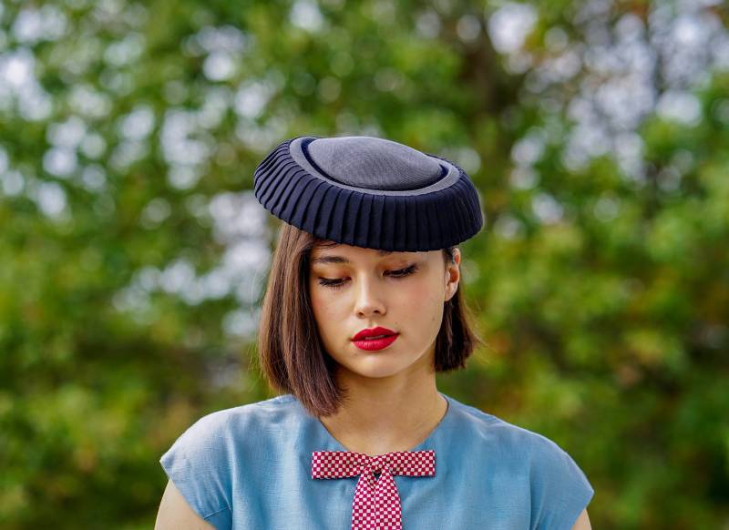 Vintage Mini Hut Mit Wagenrad, 1940Er-50Er Jahre Hut, Miniatur Tea-Party Kirchenhut, Cocktailhut von hisandhervintage