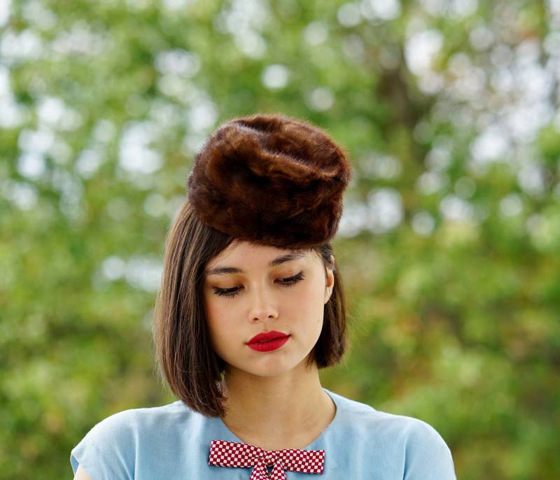 Vintage Mini Pillbox Pelzhut, Frauen Hut, 1950Er-60Er Jahre Cocktail Herbst Winter Kirchenhut von hisandhervintage