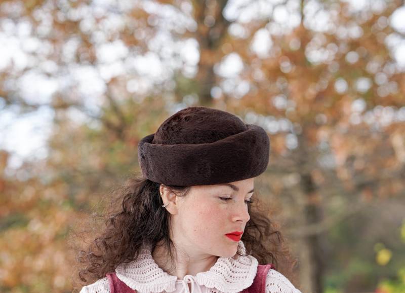 Vintage Pelz Filz Kosaken Hut, Pillbox Winter Herbst Frauen Retro Mcm Hexenhut von hisandhervintage