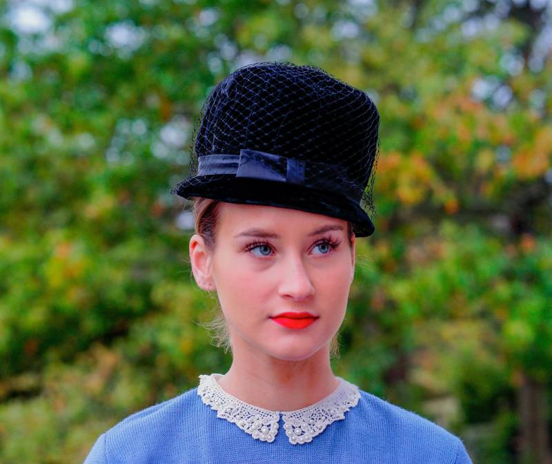 Vintage Schwarzer Samt Cloche Hut, Eimer 1950Er-60Er Jahre Mod Winterhut von hisandhervintage