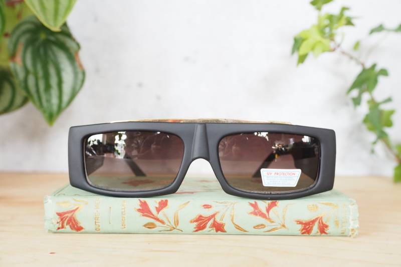 Vintage Sonnenbrille 1980Er Jahre Matt Schwarz New Old Stock Made in Taiwan von hisandhervintage