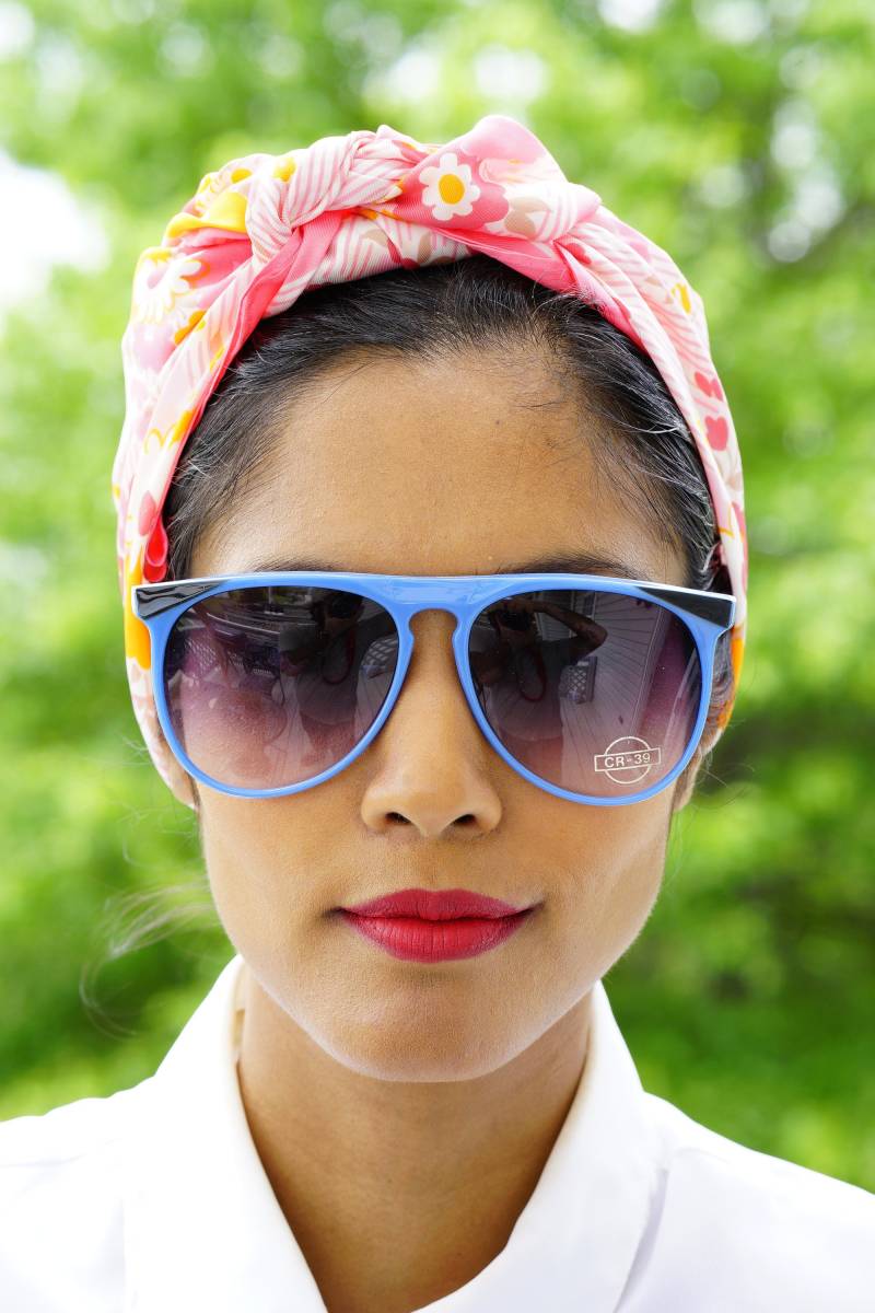 Vintage Sonnenbrillen 1980Er Jahre /New Old Stock/Vintage/80Er Glamour Blau Und Schwarz Rahmen Made in Hong Kong von hisandhervintage