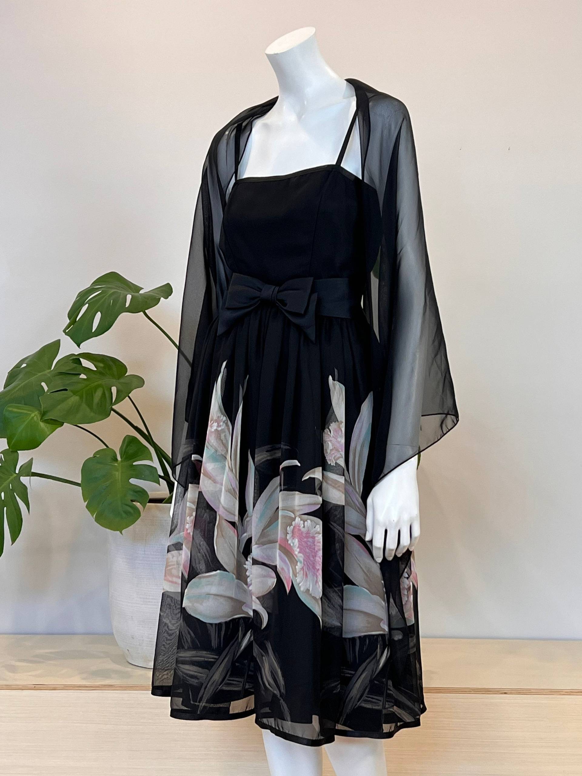 Vintage Schwarzes Chiffon Sommerkleid Mit Dreieckstuch, Blumenmuster, 70Er Jahre, Zum Umhängen von hkvintage