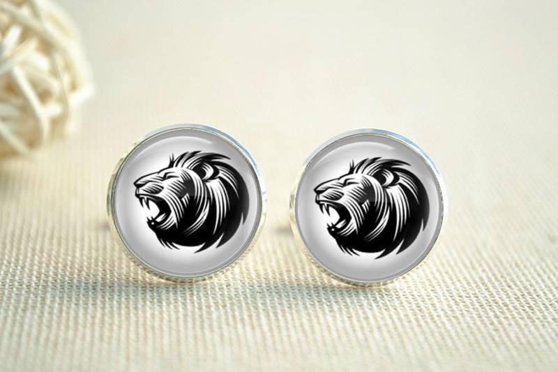 Der König Der Löwen Manschettenknöpfe, Roaring Lion Schwarz Und Weiß Männer Personalisierte Anime Löwe Krawattenklammer Hochzeitsgeschenk | xk091 Der König Der Löwen Manschettenknöpfe, Roaring Lion Schwarz Und Weiß Männer Personalisierte Anime Löwe Krawattenklammer Hochzeitsgeschenk | xk091 von hmpisces