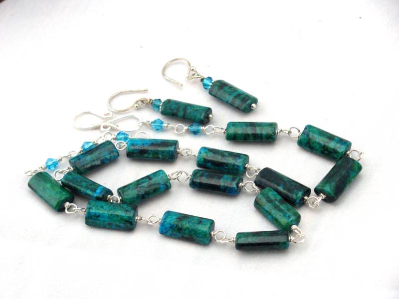Chrysokoll Azurit Swarovski Wire Wrapped 18-Zoll-Halskette Chrysokoll Azurit Swarovski Wire Wrapped 18-Zoll-Halskette von hmrindewitt