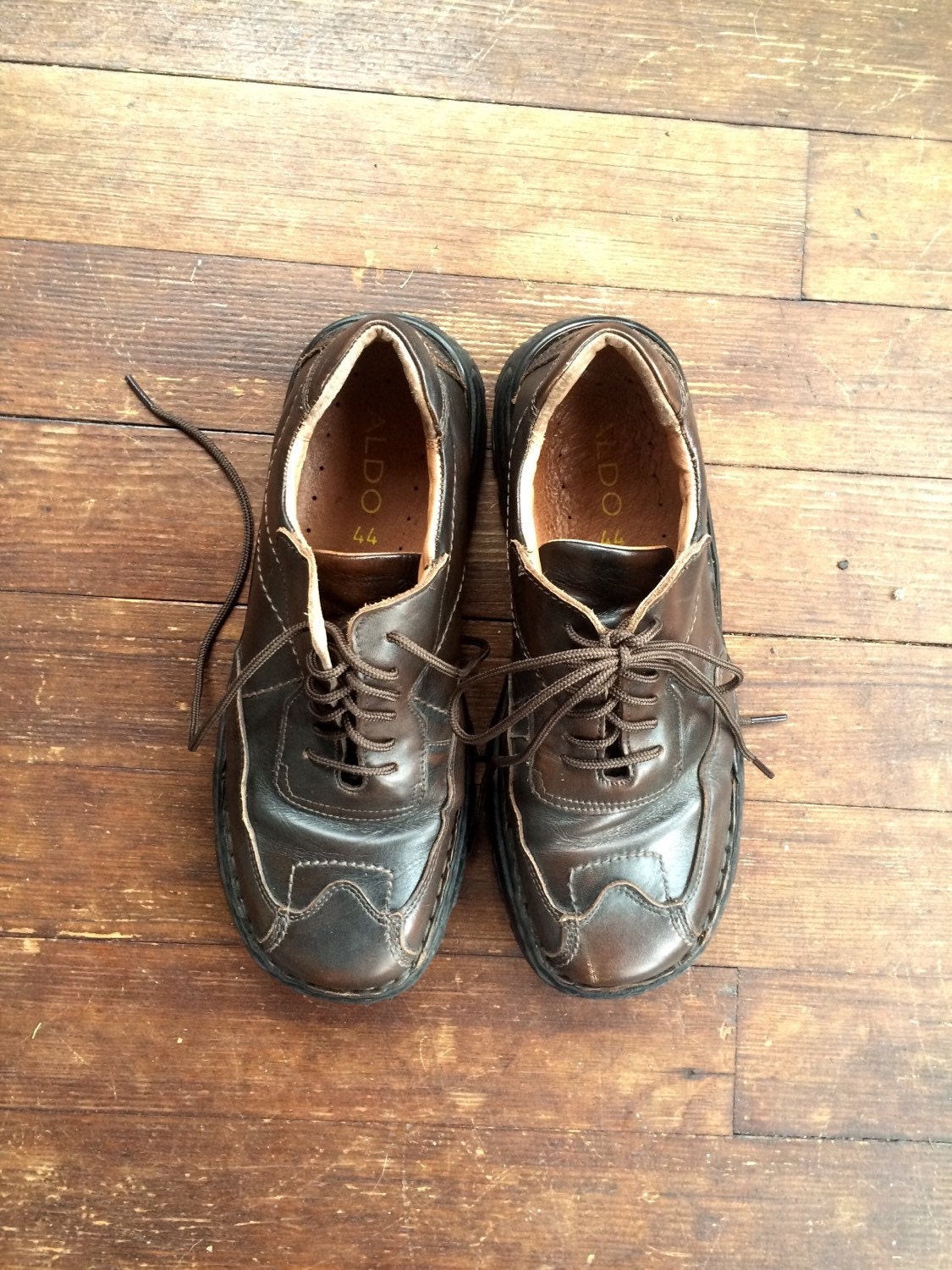 Anfang Der 90Er Jahre Aldo Flügelspitzen Herrenschuhe , Größe 44 Oder Us 11 Anfang Der 90Er Jahre Aldo Flügelspitzen Herrenschuhe , Größe 44 Oder Us 11 von hogfarmstudios