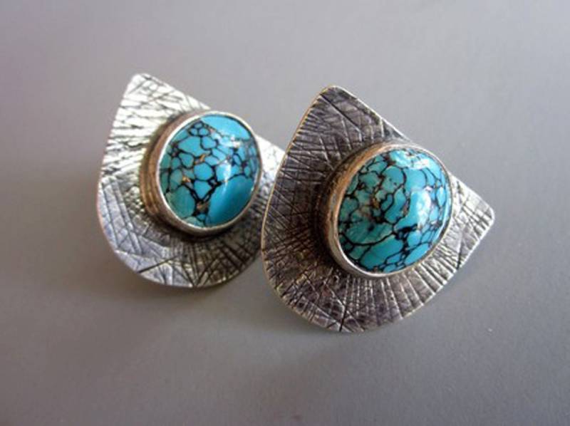 Kunsthandwerker Sterlingsilber Türkis Ohrringe, Damen Ohrringe Metalsmith, Silberschmied Schmuck von hogwildjewelry
