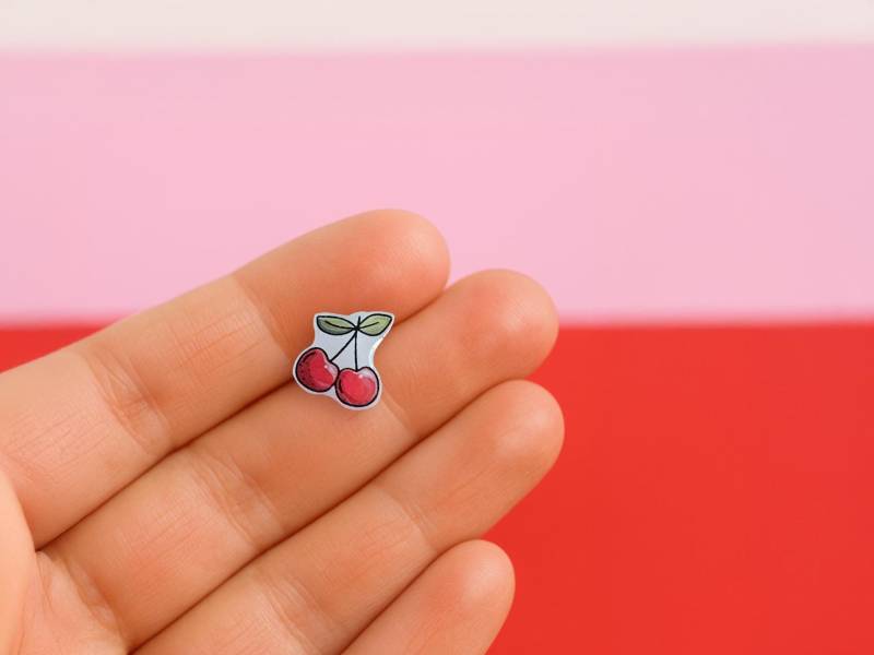 Kirschen Mini Pin | Cute Collection Brooch For Backpacks & Clothes Creative Handmade Present von hokusign