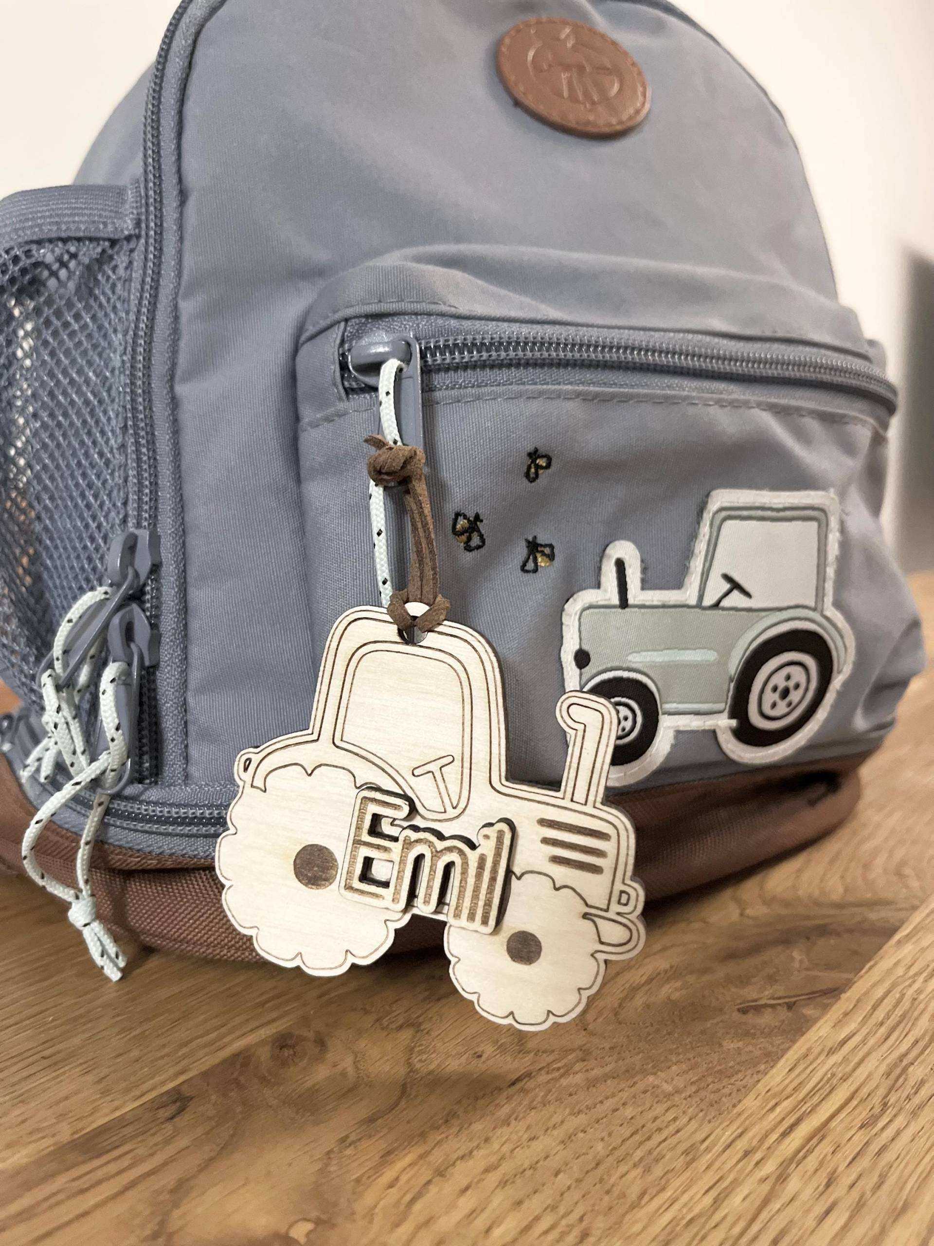 Personalisierter Trecker | Anhänger Rucksack Kindergarten Schule Personalisierter Trecker | Anhänger Rucksack Kindergarten Schule von holzdesignjsn
