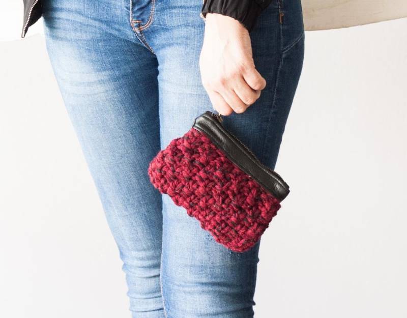 Reißverschlusstasche Mit Garn Und Leder in Schwarz Ochsenblut Schwarz, Handgestricktes Etui Kleingeldtasche Geldbörse Kreditkarten von homelab