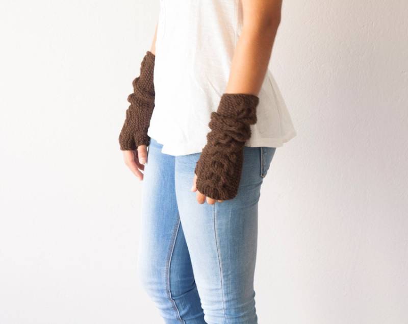 Sales Braune Armstulpen Lange Fingerlose Handschuhe Mit Zopfmuster Halber Finger Texting Handgestrickte von homelab