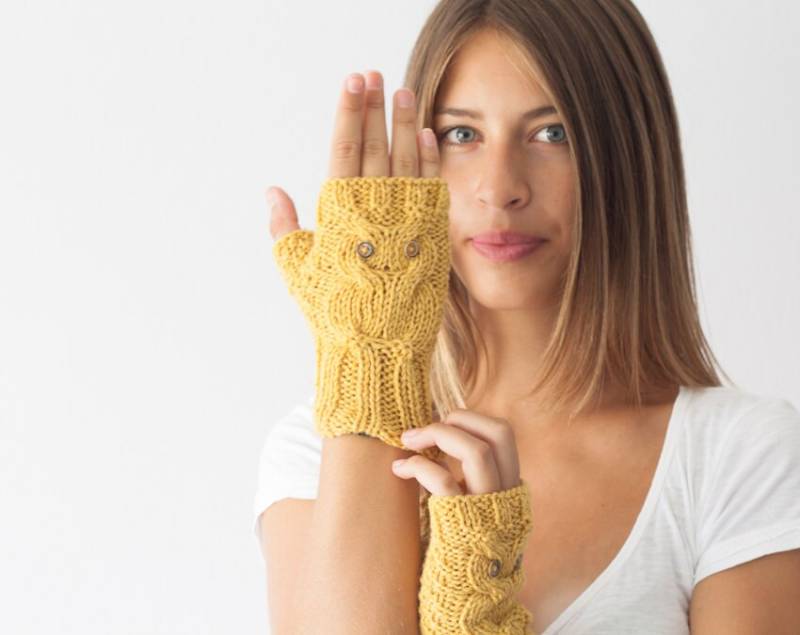 Sales Handgestrickte Fingerlose Handschuhe Eule in Senfgelb Pulswärmer Texting Mitts Gestrickte Fingerlose Damenhandschuhe von homelab
