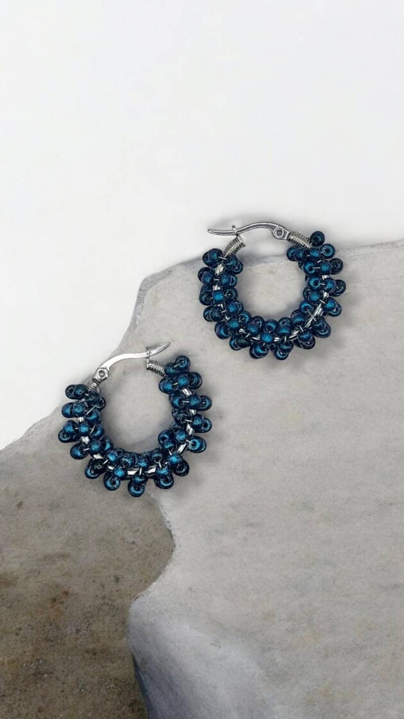 Blaue Edelstahl Creolen Mit Glasperlen-statement Ohrringe, Edelstahlschmuck, Festliche Glasperlen Ohrringe - Nachtblaue von hondgmochterSchmuck