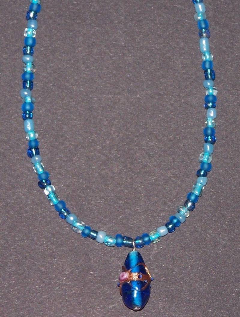 Blaue Glaskette Mit Lampwork Anhänger Blaue Glaskette Mit Lampwork Anhänger von honeylaura