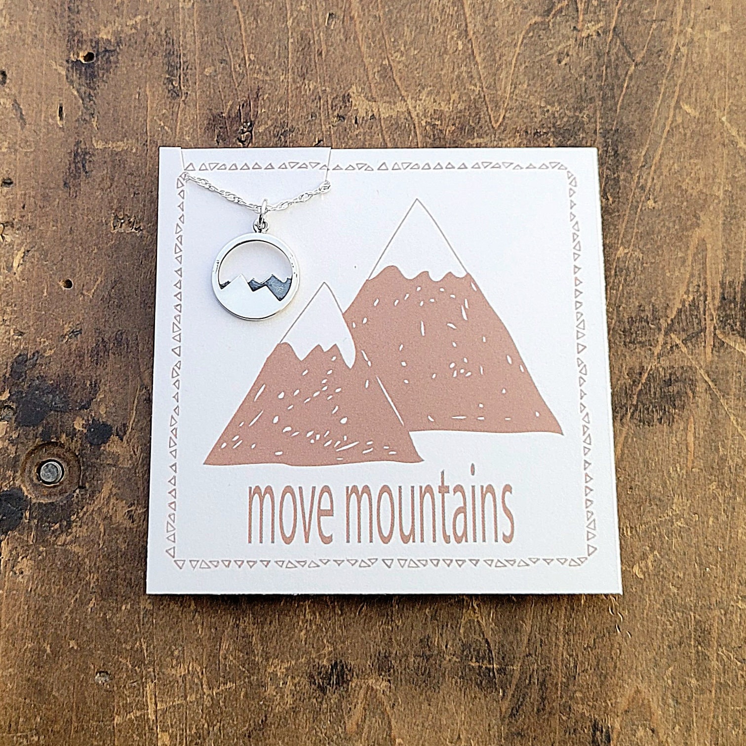 Berge Versetzen Halskette. Geschenk Zum Abschluss. Inspirierender Schmuck. Abenteurer Geschenk. College High School Abschluss Berge Versetzen Halskette. Geschenk Zum Abschluss. Inspirierender Schmuck. Abenteurer Geschenk. College High School Abschluss von honeyverse