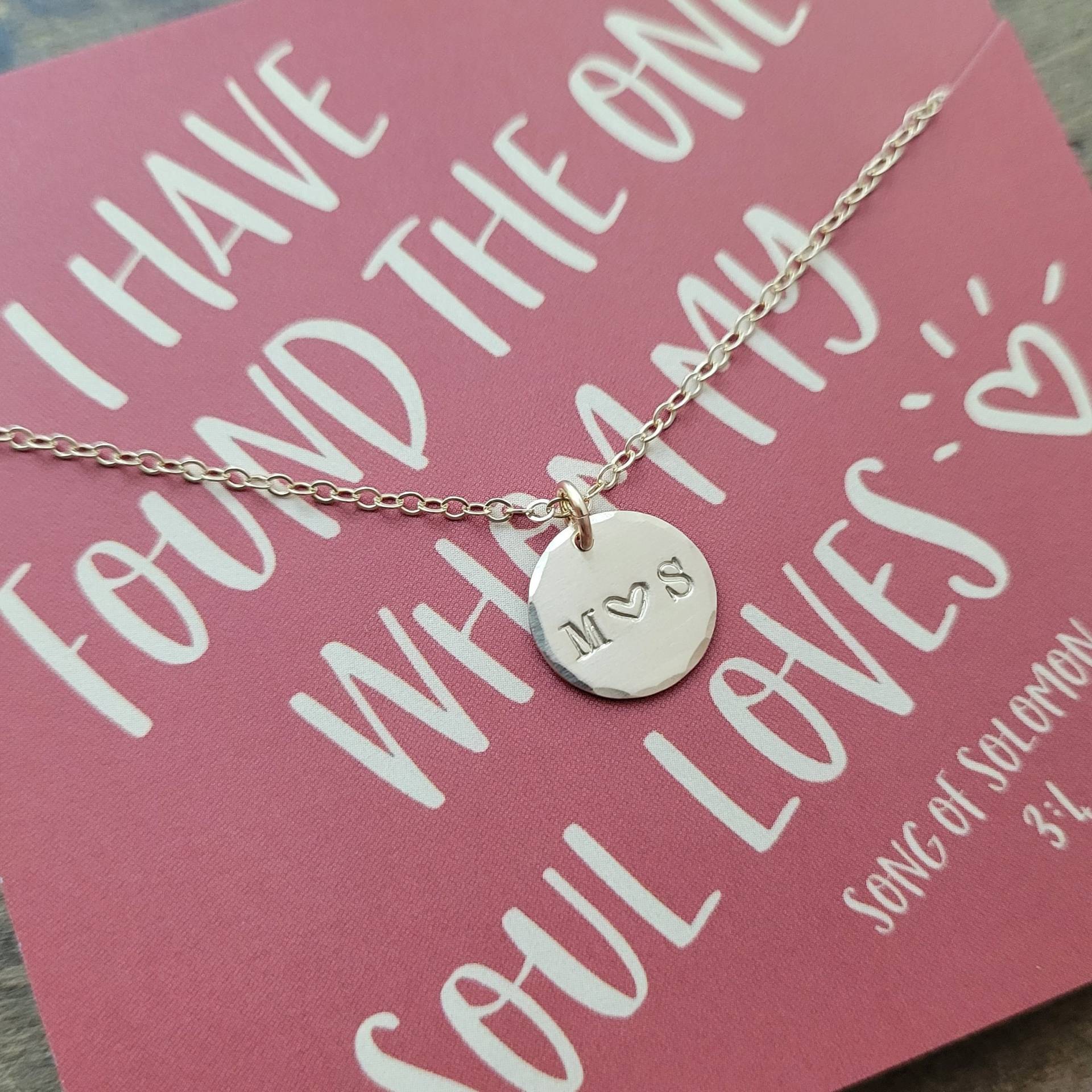 Personalisierte Initial Halskette Sterling Silber Soulmate Schmuck Personalisierte Initial Halskette Sterling Silber Soulmate Schmuck von honeyverse