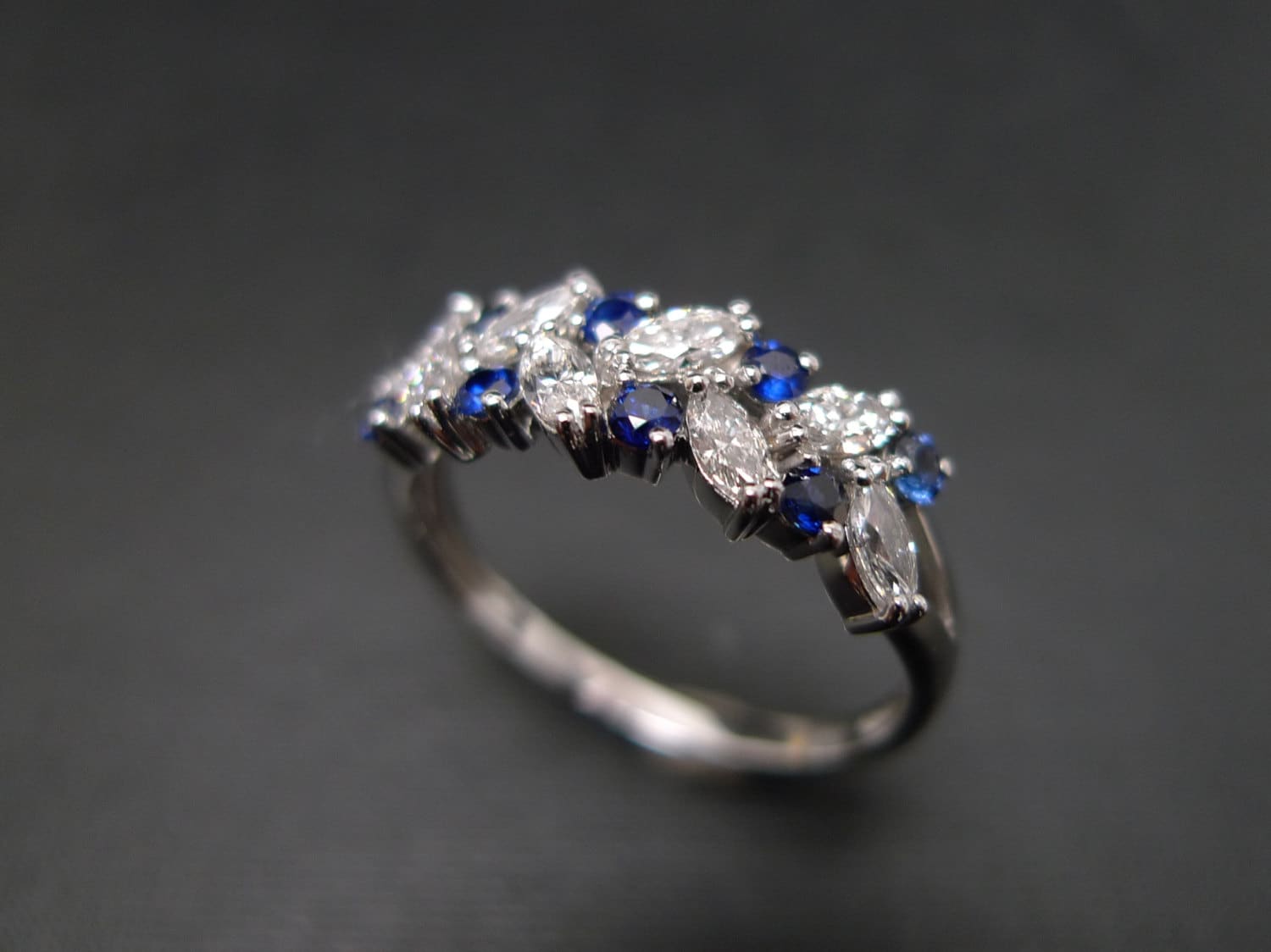 Blauer Saphirring, Diamant Ehering, Saphirring in 14K Weißgold, Marquise Diamantring, Frauenring Blauer Saphirring, Diamant Ehering, Saphirring in 14K Weißgold, Marquise Diamantring, Frauenring von honngaijewelry