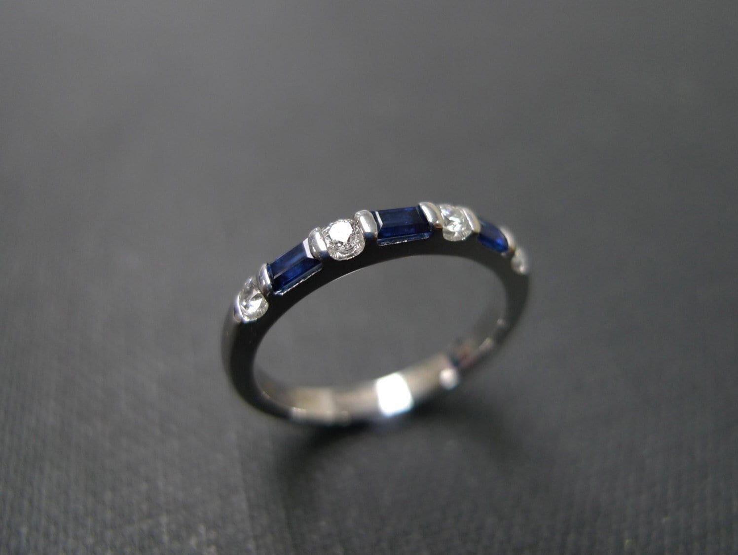 Diamant Ehering, Saphir Blauer Ring, Ring Im Smaragdschliff, Und Band, Ehering Diamant Ehering, Saphir Blauer Ring, Ring Im Smaragdschliff, Und Band, Ehering von honngaijewelry