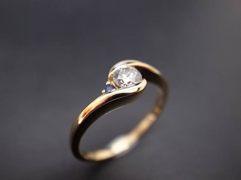 Diamant Und Blauer Saphir Verlobungsring Spannring in 14K Gelbgold, Moissanite Stein Lab Grown Schmuck Beste Mann Made von honngaijewelry