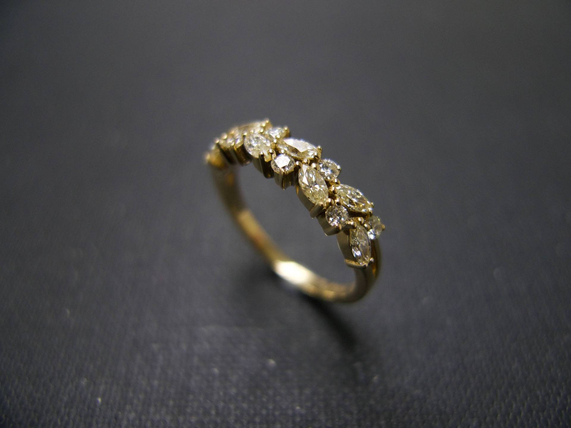 Marquise Diamant Ehering Band in 14K Gelbgold Marquise Diamant Ehering Band in 14K Gelbgold von honngaijewelry