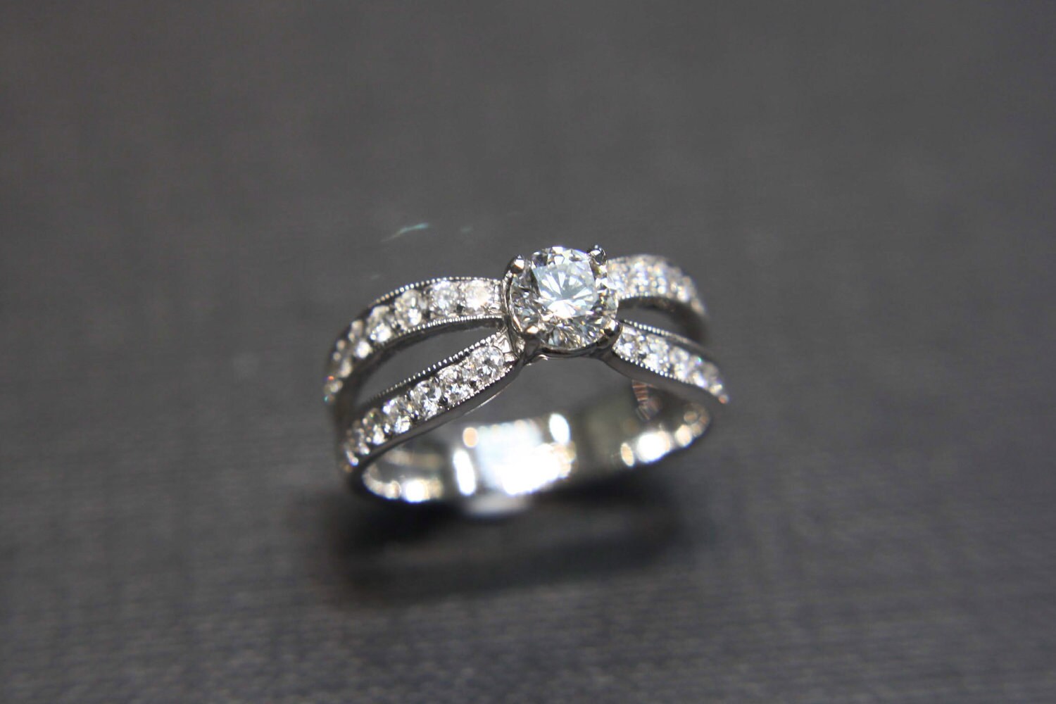 Pave Ring, Vintage Verlobungsring, Einzigartiger Diamantring Aus 14K Weißgold Pave Ring, Vintage Verlobungsring, Einzigartiger Diamantring Aus 14K Weißgold von honngaijewelry