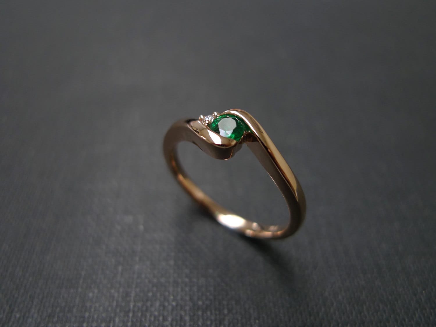 Smaragd Ring, Diamant Verlobung, Verlobungsring, Rose Gold Schmuck, Einzigartige Ring Smaragd Ring, Diamant Verlobung, Verlobungsring, Rose Gold Schmuck, Einzigartige Ring von honngaijewelry