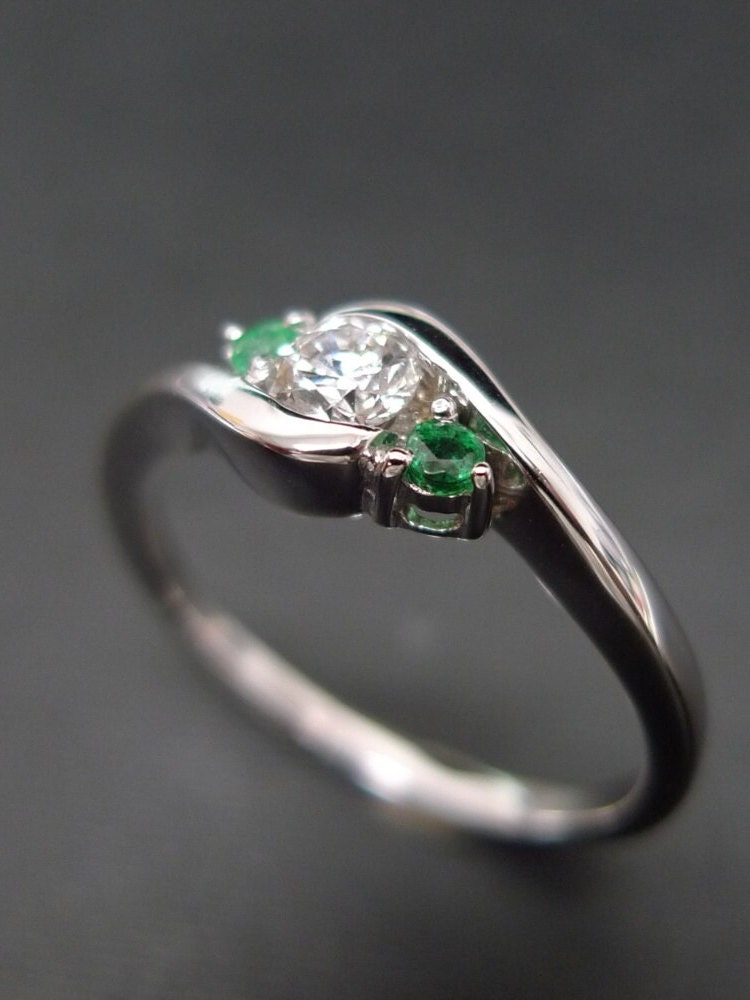 Verlobungsring Set Vintage Unikat Weißgold Smaragd Ring Diamant Für Frauen, Geschenk Sie, Schmuck Verlobungsring Set Vintage Unikat Weißgold Smaragd Ring Diamant Für Frauen, Geschenk Sie, Schmuck von honngaijewelry
