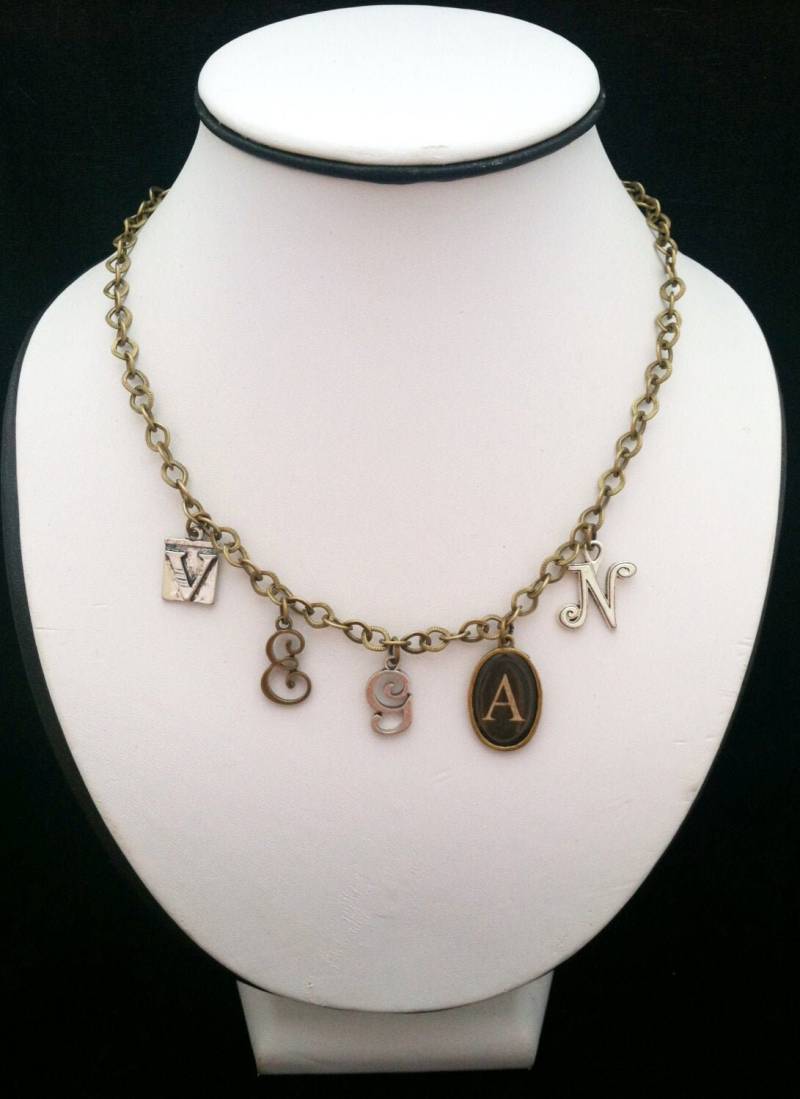Vegane Halskette in Antik Silber Und Gold Mit Bronze Kette Vegane Halskette in Antik Silber Und Gold Mit Bronze Kette von hoopsandloops