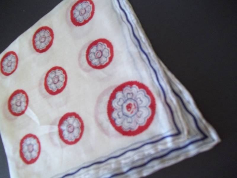 Vintage Mid Century Moderne Seide Lotus Blume Design Taschentuch von houseofpatterns