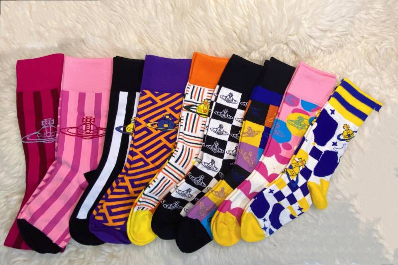 Bunte Socken Mit Saturn Motiven Rechts/Links Unterschiedlich in 10 Varianten von houseofwildstuff