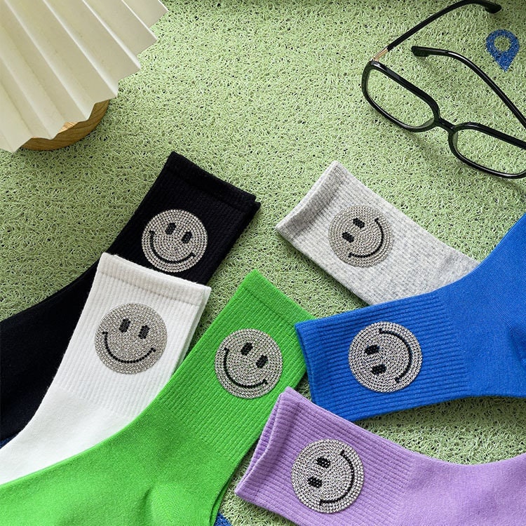 Socken Mit Smiley Aus Strass in Grau, Weiß, Schwarz von houseofwildsocks