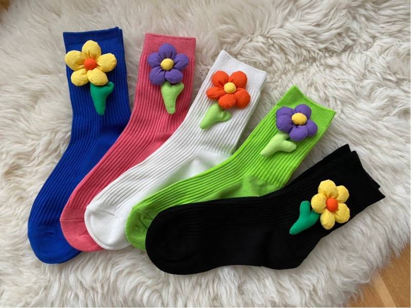 Socken Mit Gefütterten Bunten Blumen von houseofwildstuff