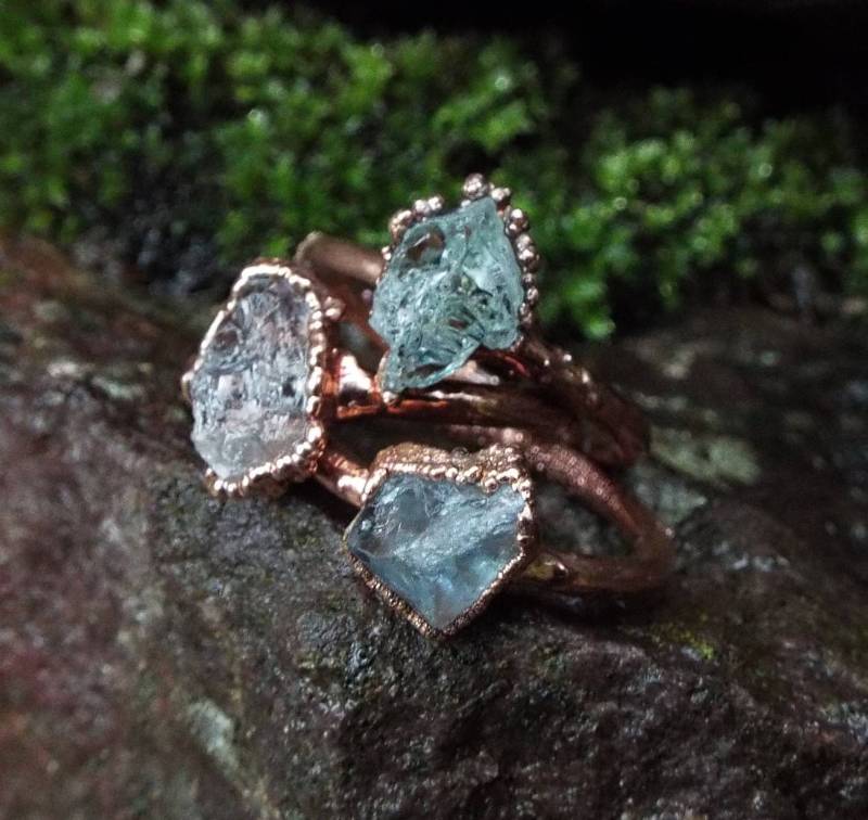 Aquamarinring Mit Aquamarinrohkristallen in Kupfer, Edelsteinring, Kristallring, Verlobungsring Aquamarinen, Raw Crystal Ring von howlingwolfjewellery
