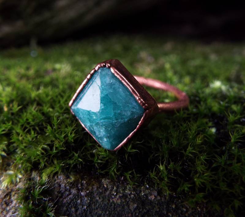 Emerald Ring, Us 4.5, Smaragdring, Emerald, Kupferring, Boho Kristallring, Edelsteinring, Crystal Raw Verlobung von howlingwolfjewellery