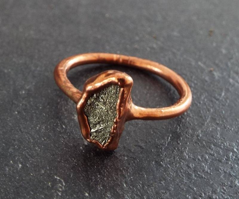 Pyritring, Us 10.5, Pyrite, Kupferring, Kristallring, Edelsteinring, Pyritsonne, Pyrite Ring, Crystal Raw Ring von howlingwolfjewellery