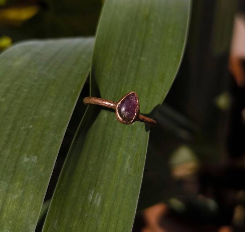 Tourmaline Ring Us 6.5 Raw & Crystal Copper Boho Statement Gemstone Handmade Jewelry von howlingwolfjewellery