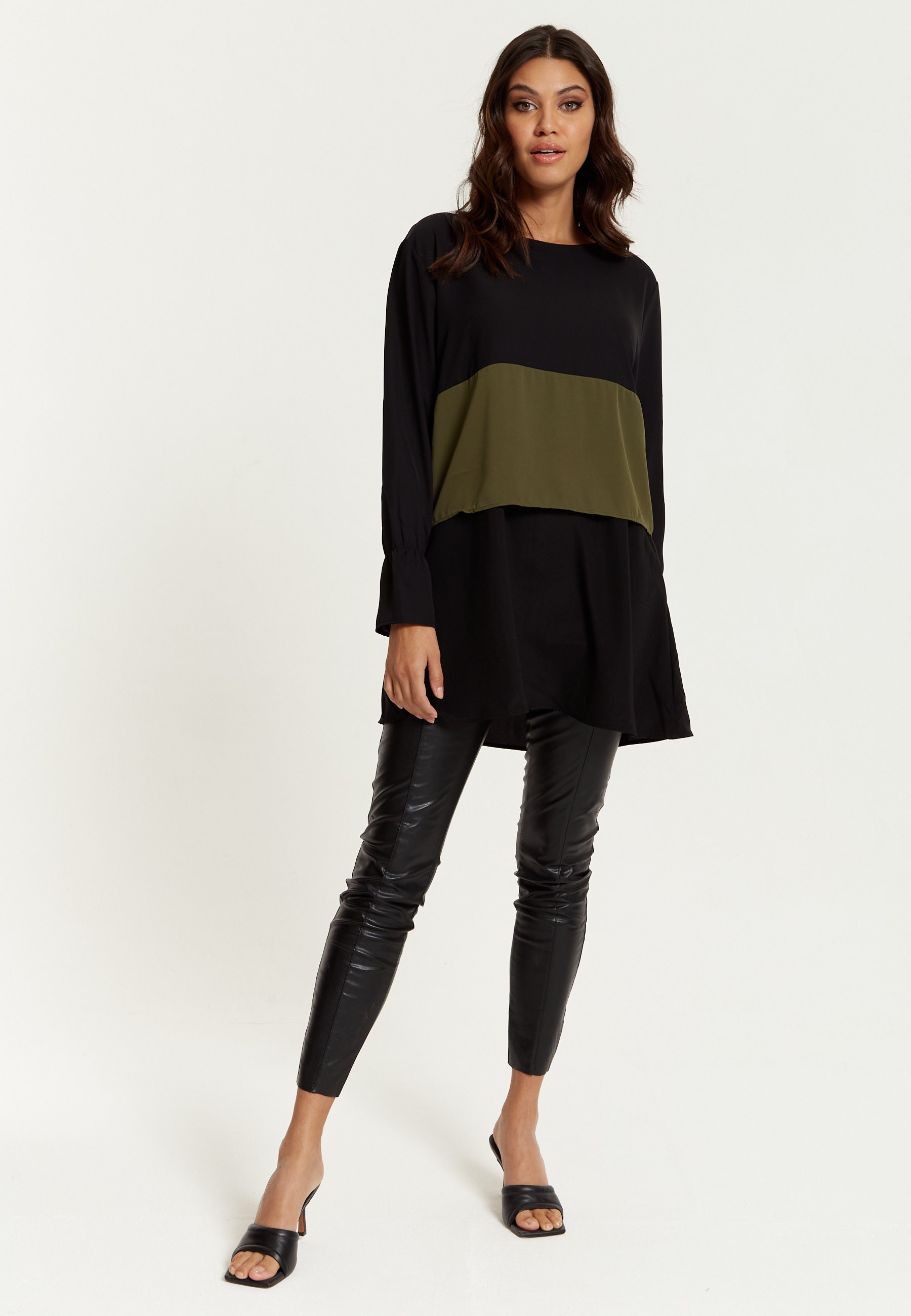 Übergroße Satin Mit Langen Ärmeln Farbblock Tunika-Oberteil in Khaki, Schwarz Und Khaki von hoxtongal