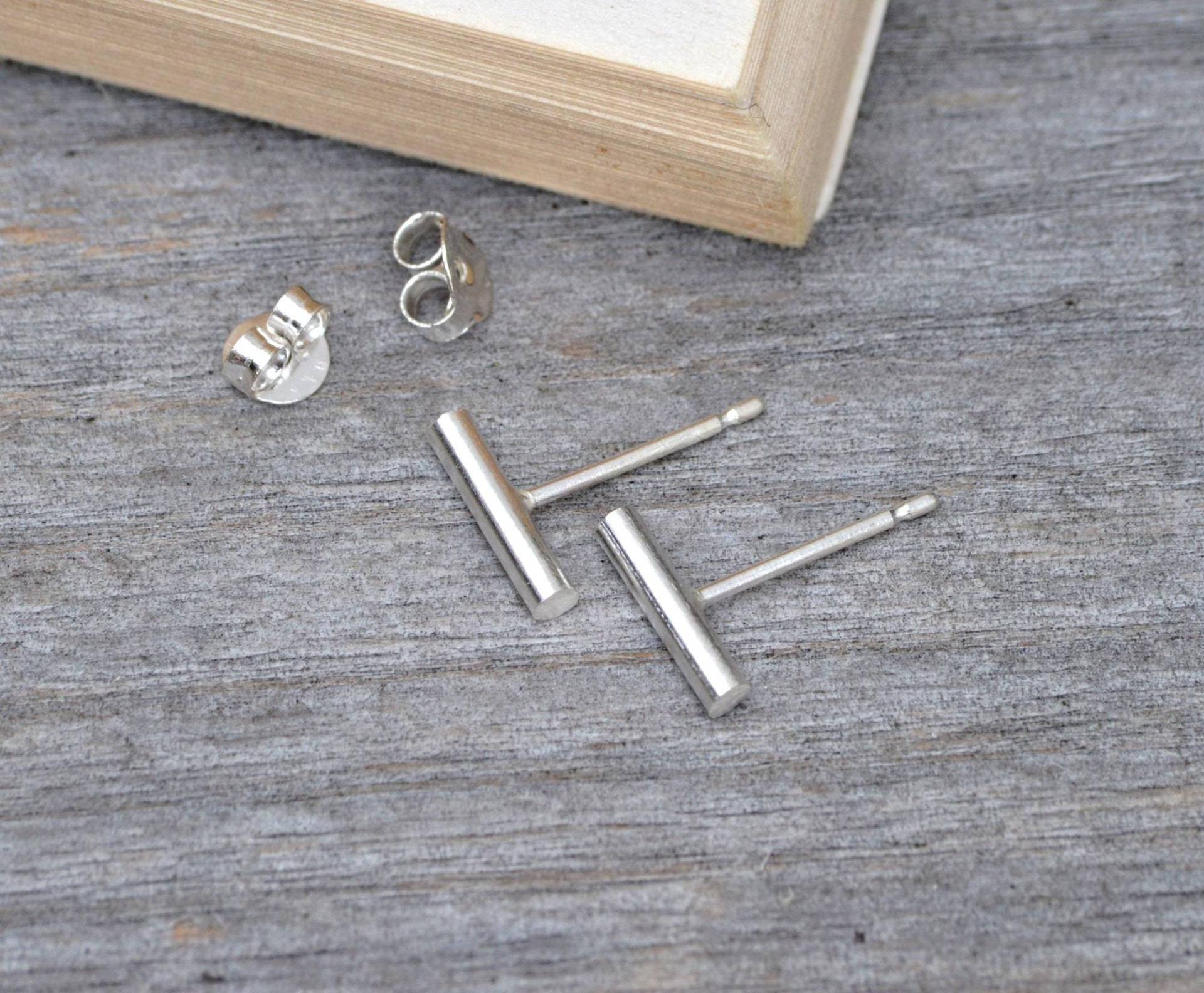 Einfache Stick Ohrstecker in Sterling Silber, Bar Ohr Posts von huiyitan