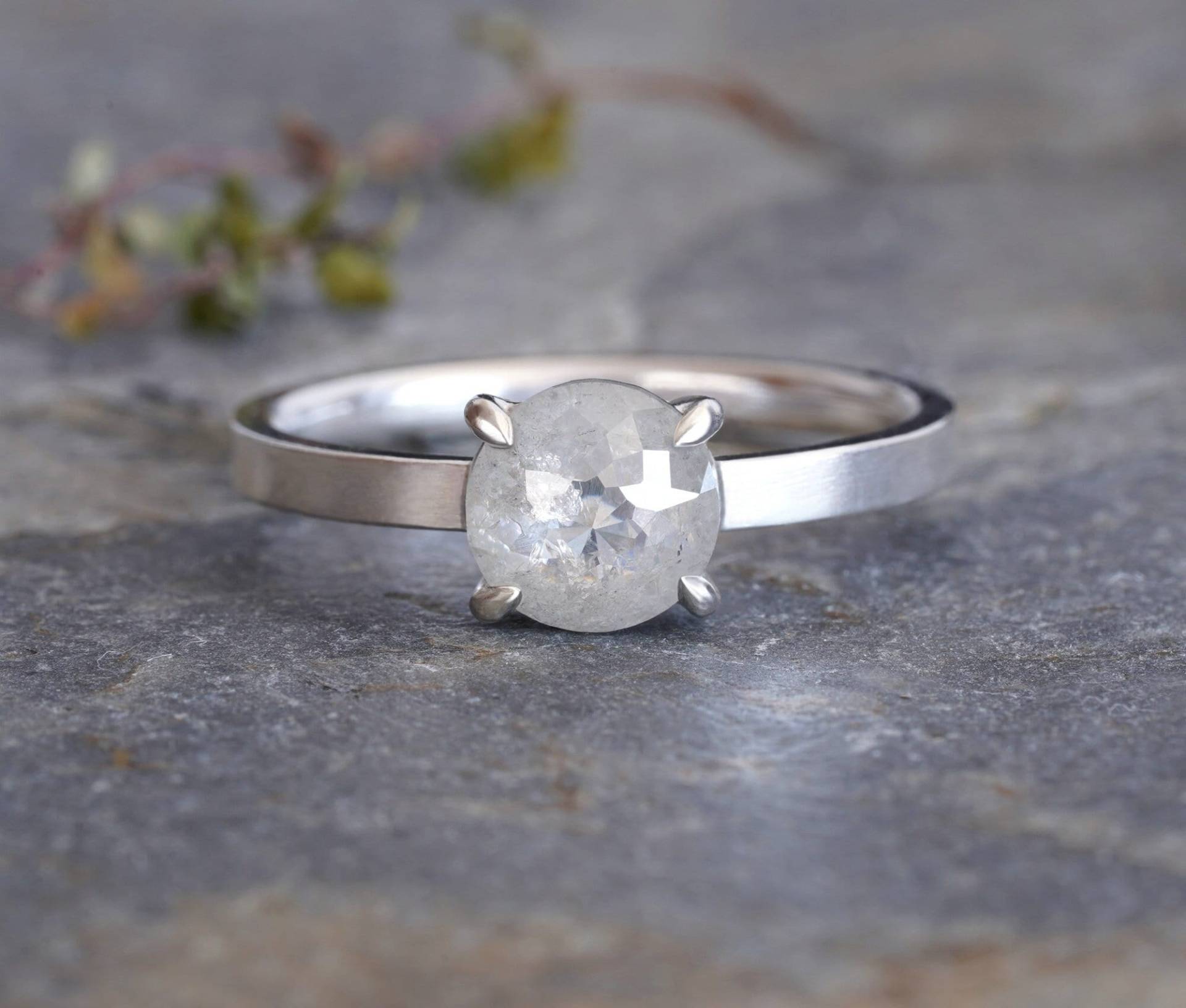 Eis Weißer Diamant Verlobungsring, Runder Ring, 0.91Ct Ring von huiyitan