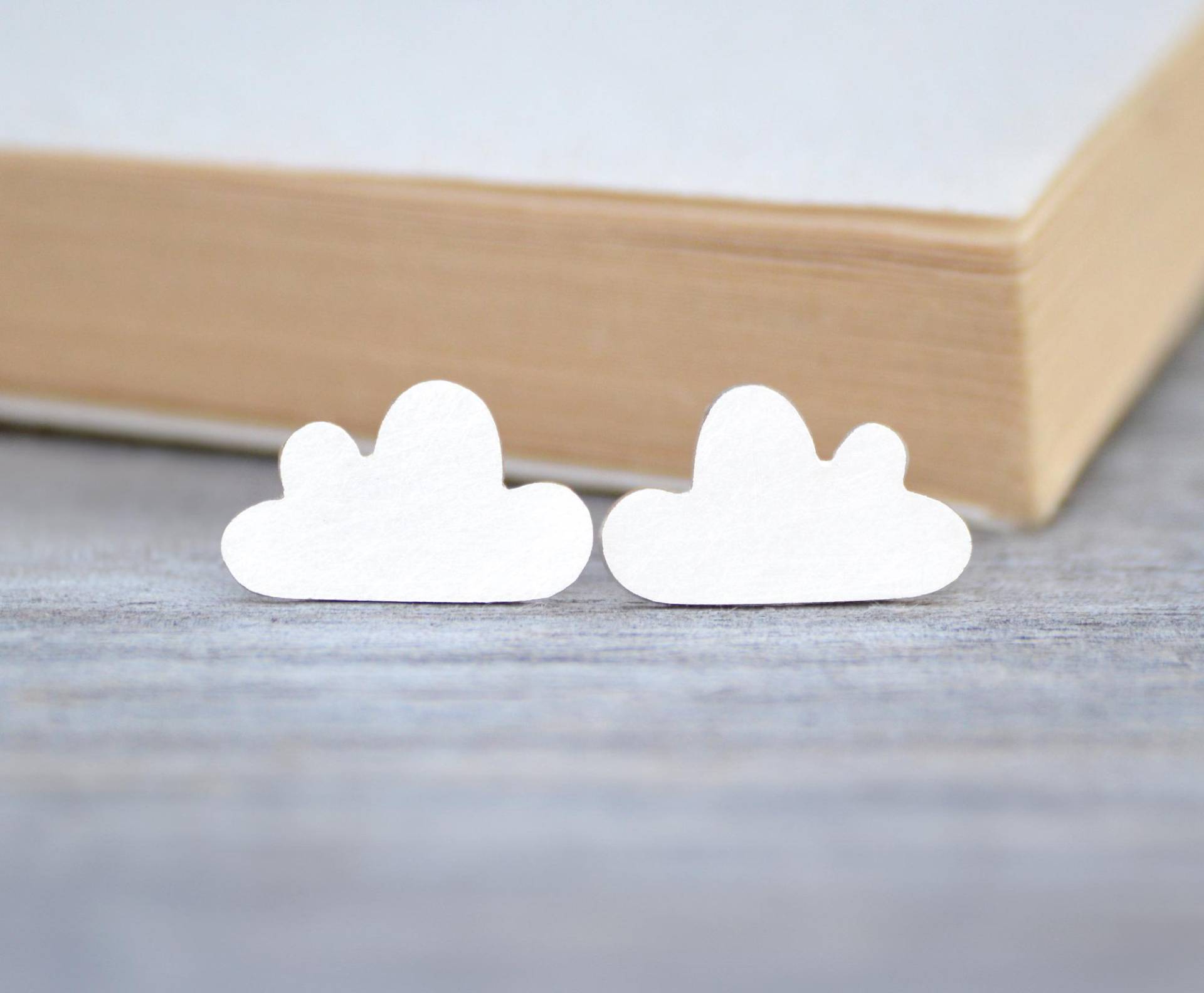 Flauschige Wolke Ohrstecker in Sterling Silber von huiyitan