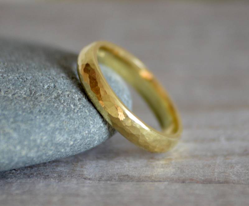 Gehämmerter Effekt 18 Karat Gelbgold Ehering Unisex von huiyitan