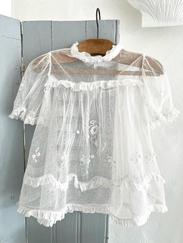 Taufkleid, Babykleid, Antik Ca 100 Jahre Alt, Handarbeit Aus Frankreich.wunderschöne Rarität.zur Taufe. Wunderbare Idee, Für Zarte Dekorationen Taufkleid, Babykleid, Antik Ca 100 Jahre Alt, Handarbeit Aus Frankreich.wunderschöne Rarität.zur Taufe. Wunderbare Idee, Für Zarte Dekorationen von huldazart