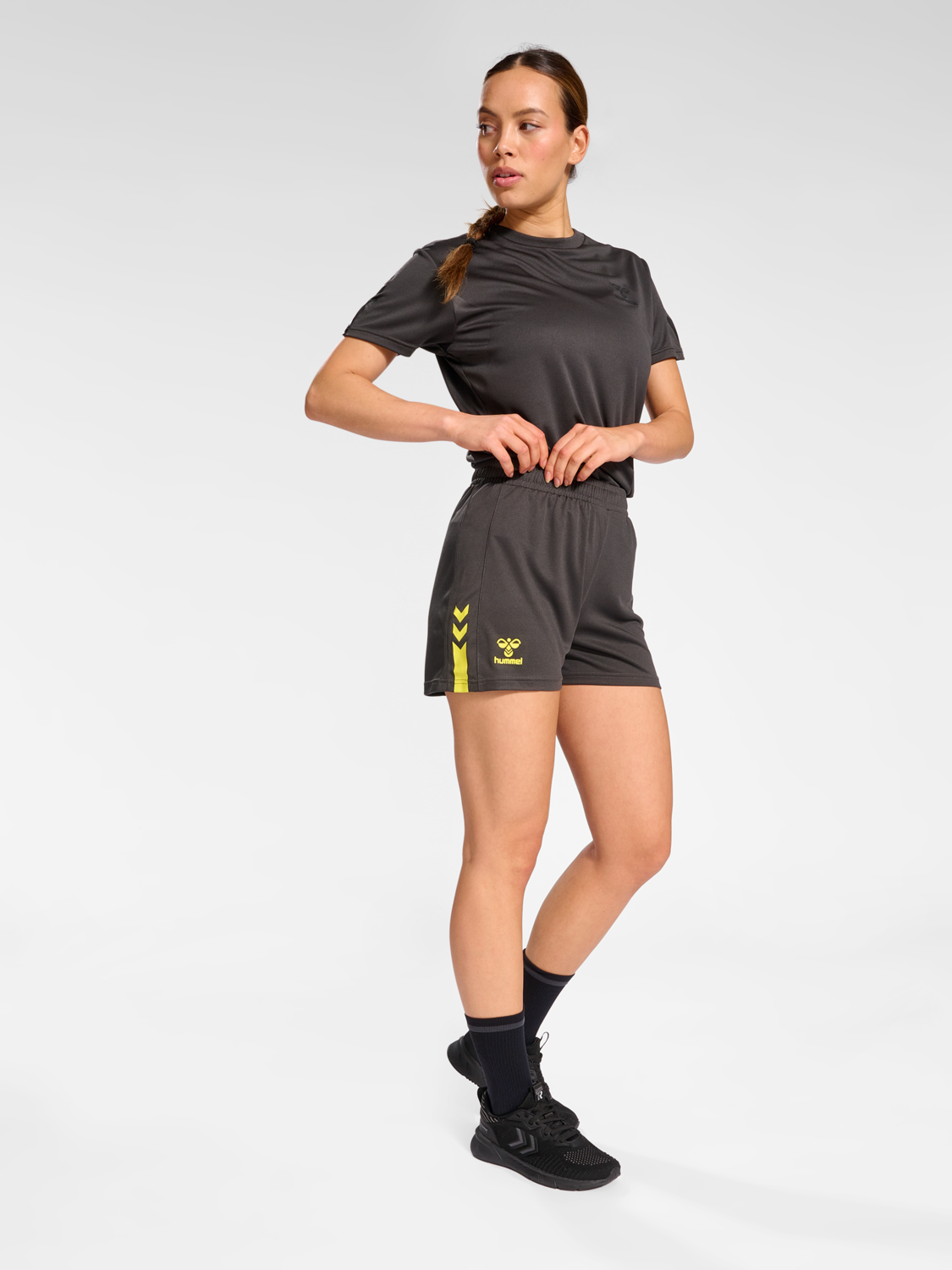 Hmlactive PL Shorts Woman von hummel