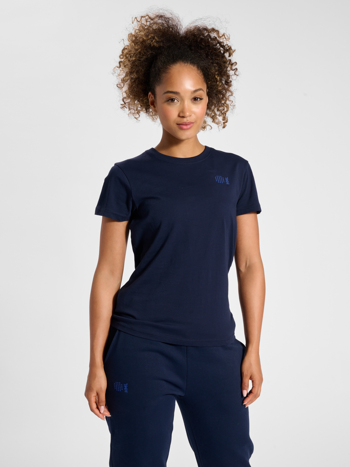 Hmlcourt Cotton T-shirt S/S Woman Hmlcourt Cotton T-shirt S/S Woman von hummel