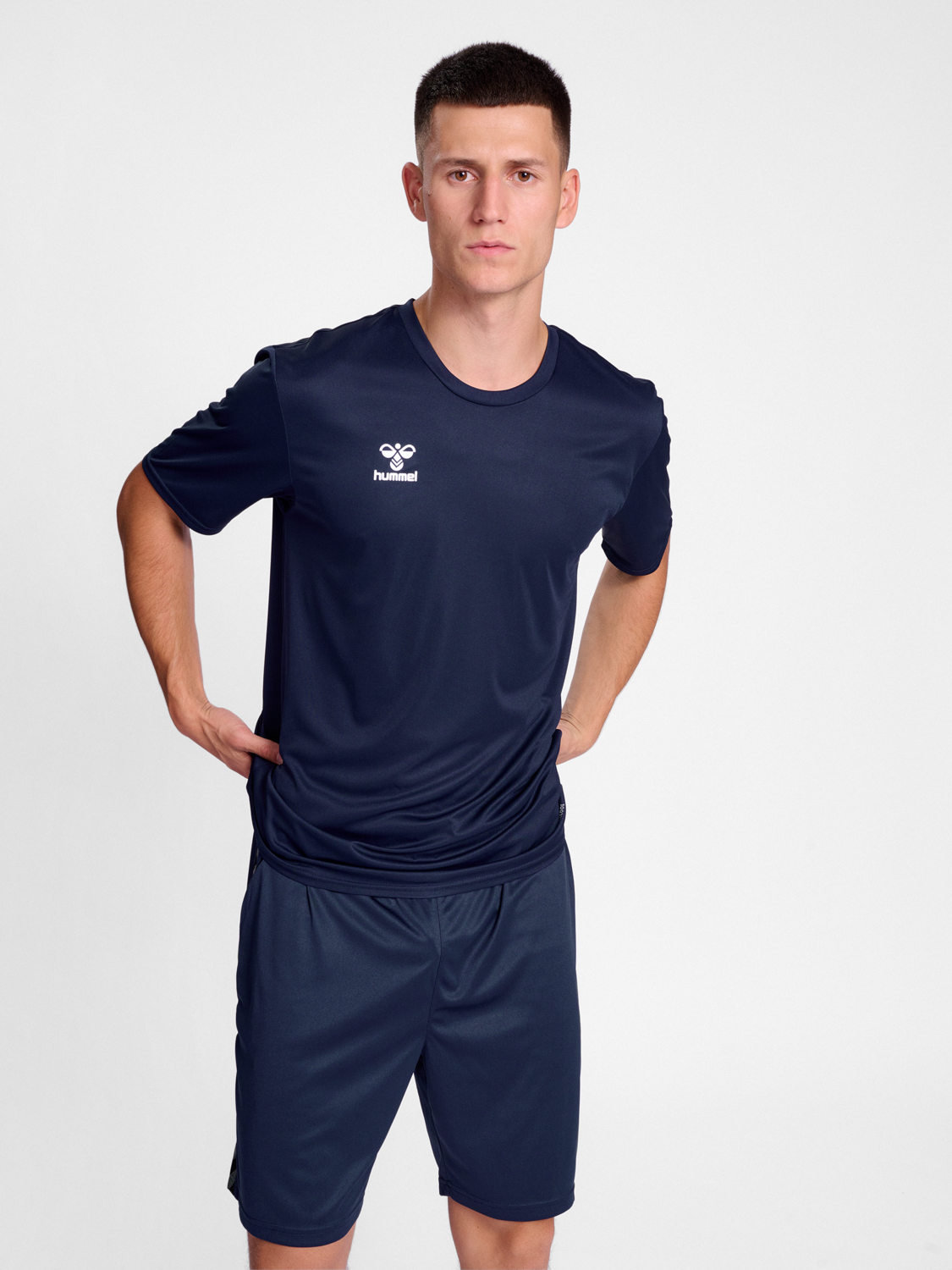 Hmlessential Jersey S/S Hmlessential Jersey S/S von hummel