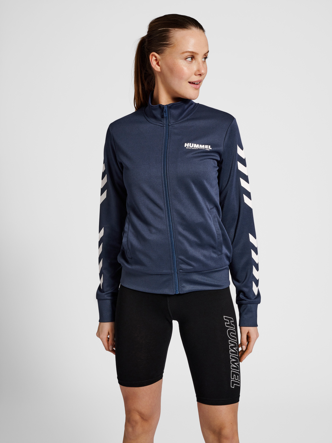Hmllegacy Poly Woman ZIP Jacket Hmllegacy Poly Woman ZIP Jacket von hummel