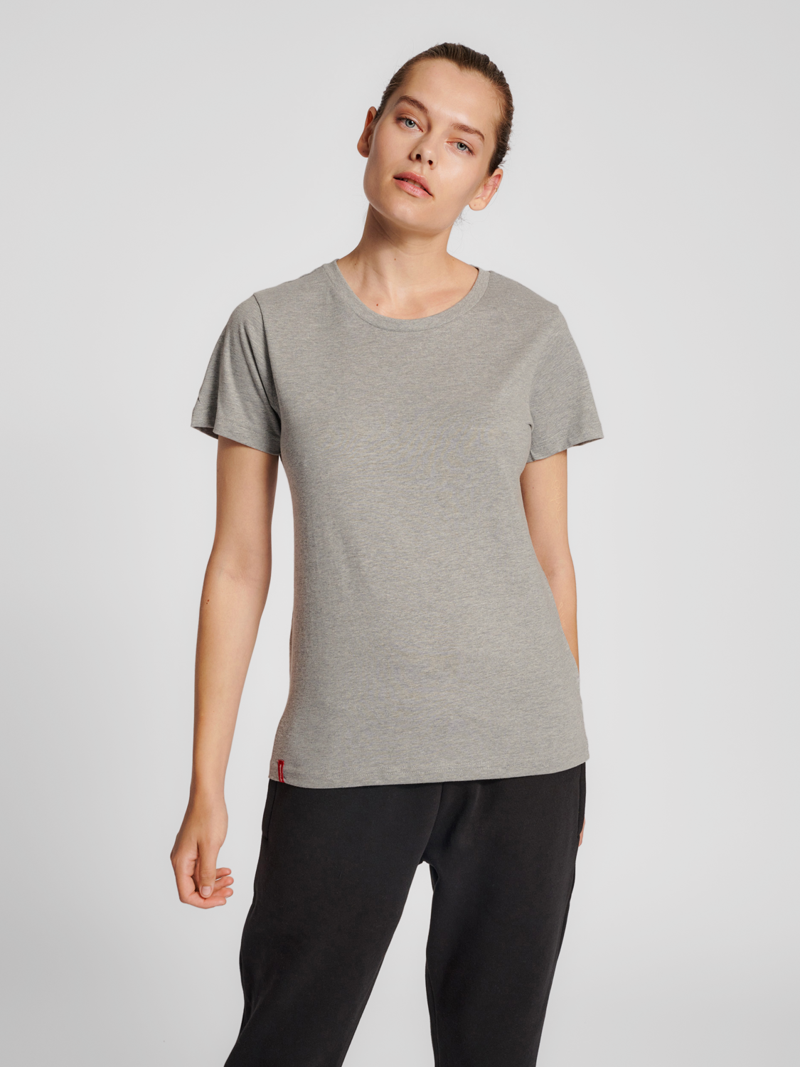 Hmlred Basic T-shirt S/S Woman von hummel