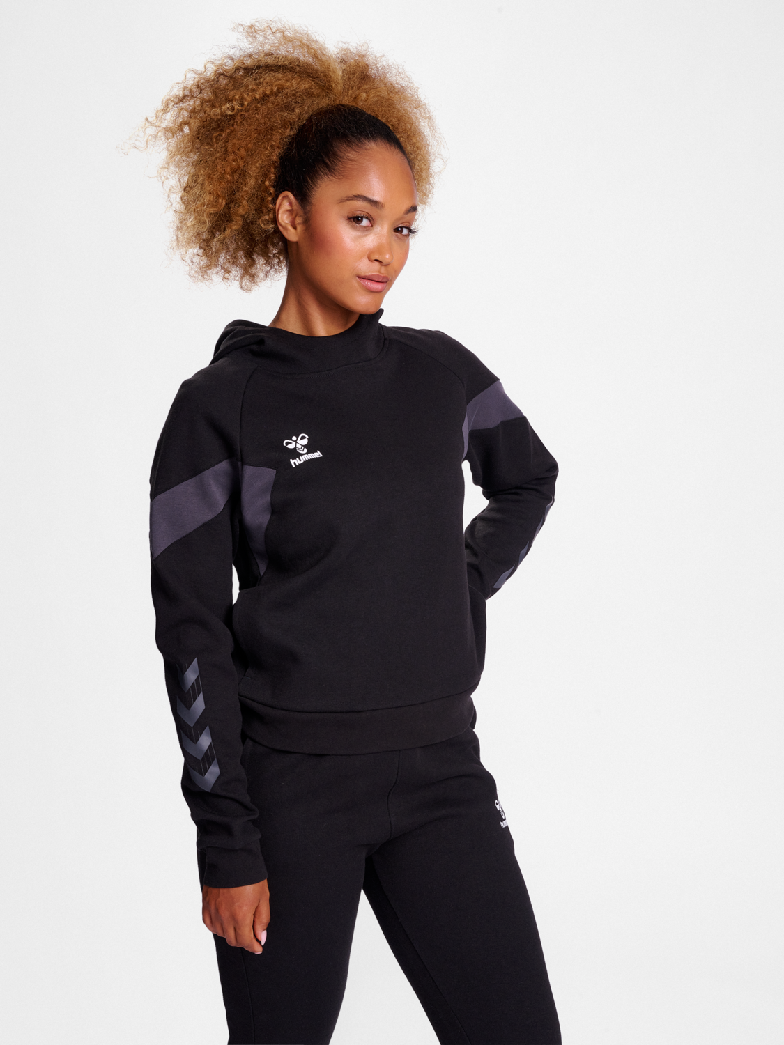 Hmltravel Sweat Hoodie Woman Hmltravel Sweat Hoodie Woman von hummel