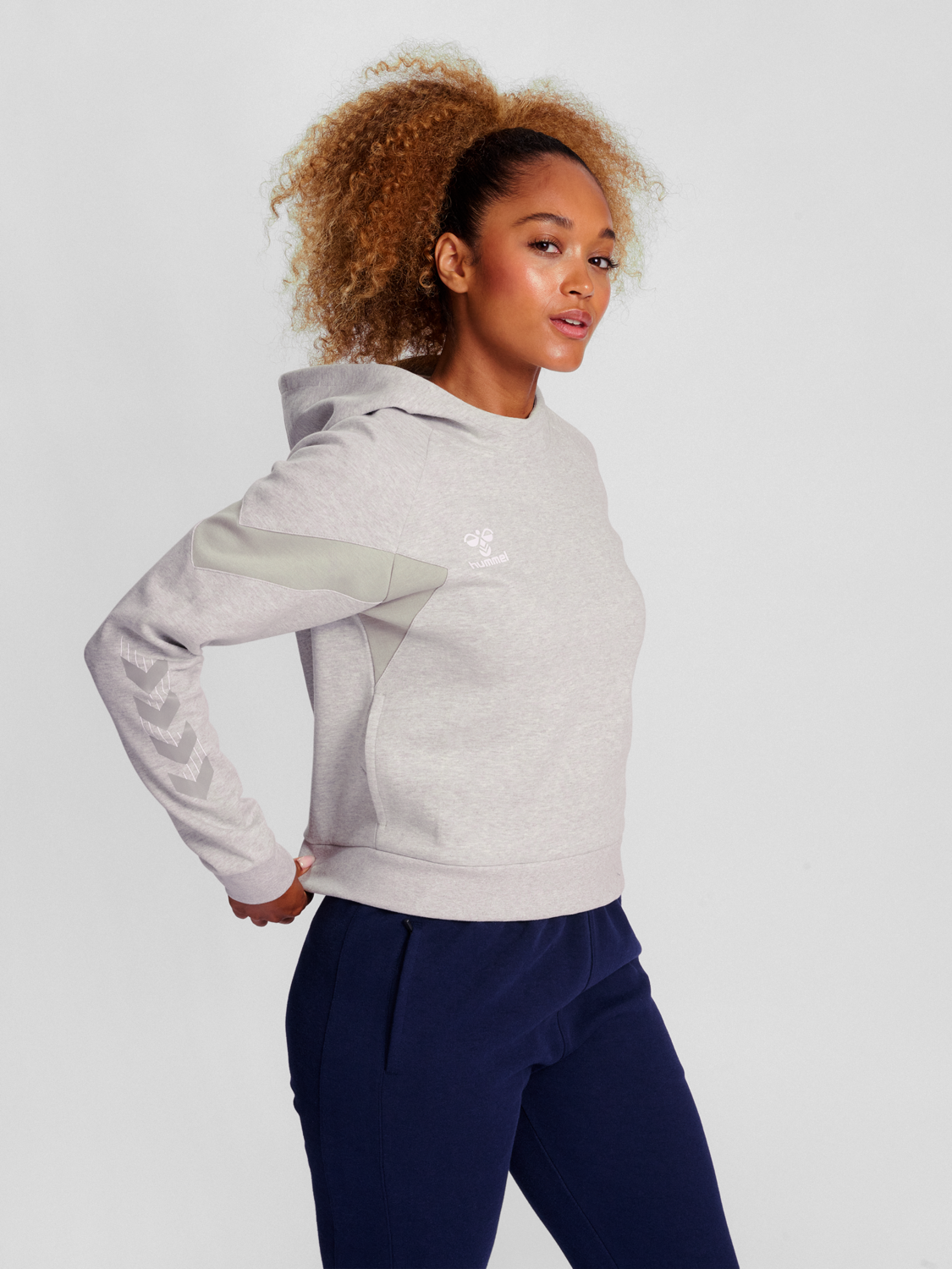 Hmltravel Sweat Hoodie Woman von hummel