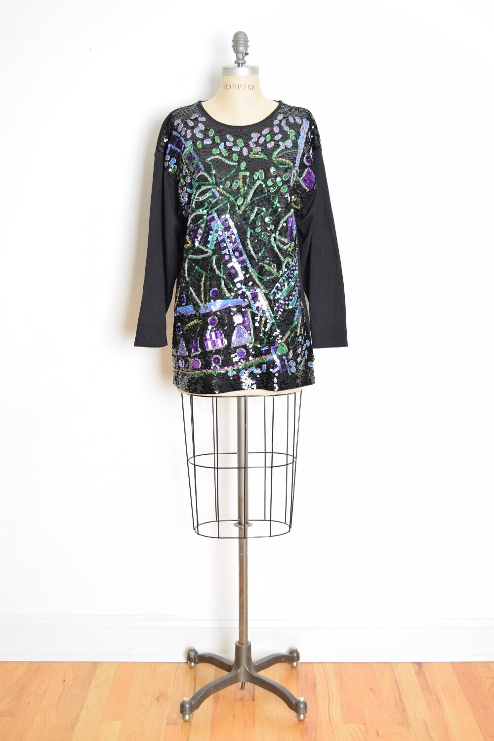 Vintage 80Er Jahre Tunika Top Schwarz Lila Pailletten Perlen Edelstein Shirt Über Große Kleidung Vintage 80Er Jahre Tunika Top Schwarz Lila Pailletten Perlen Edelstein Shirt Über Große Kleidung von huncamuncavintage